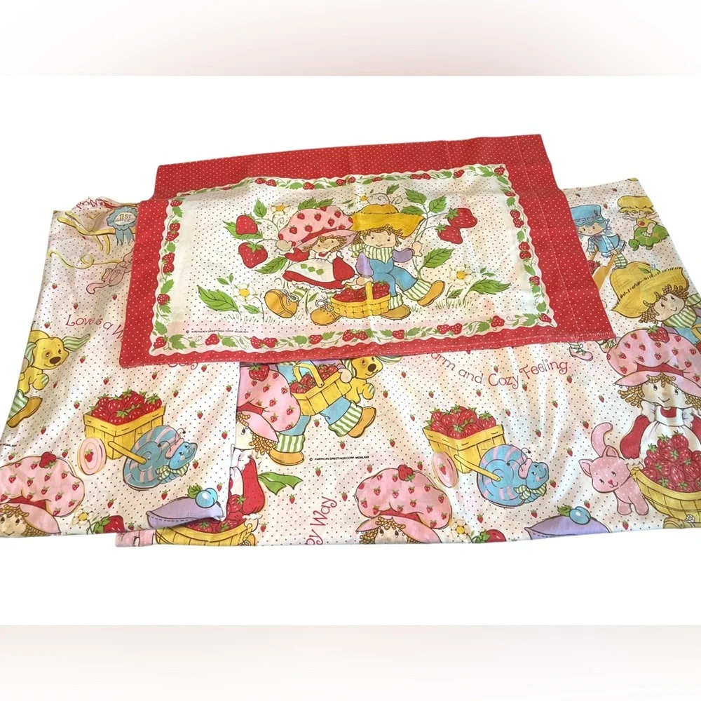 Vintage Strawberry Shortcake 3 Piece Twin Sheet Set 1980s - Fitted, Flat & Case